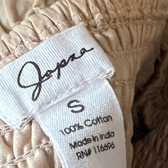 NEW Japna Smocked Eyelet Top Size Small Tan with Scalloped Hem Ruffled Straps - Picture 4 of 11